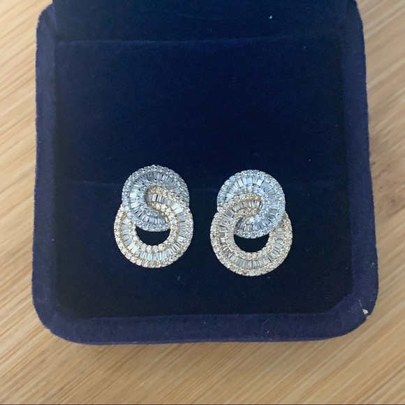 ‼️SOLD‼️Two Toned Natural Diamond Infinity Earrings - Picture 1 of 7